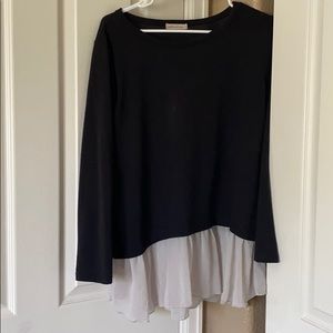 Long sleeve blouse with white fringe on bottom
